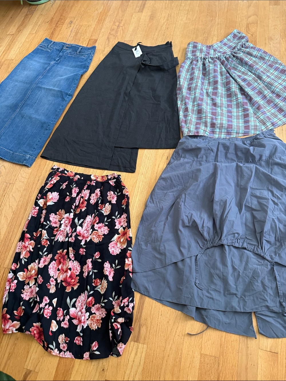 Midi skirts bundle size small
